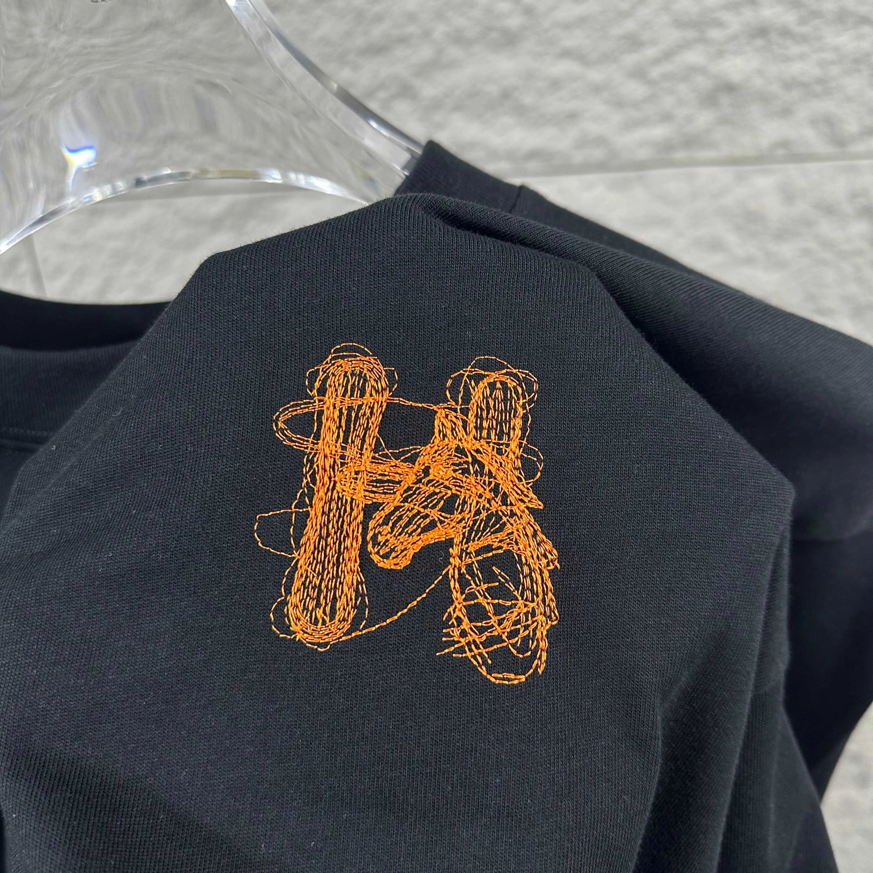 Herme* * 2026 New Arrival Classic T Same Style ：Black White Gray Size： S （90-130 ） M （120-150 ） L （140-165 ） XL （160-180 ） XXL （180-210 ）